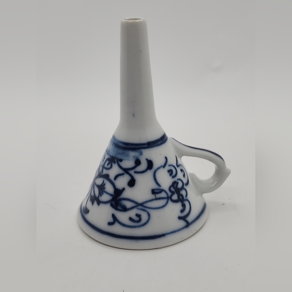 Antique White & Blue hand painted floral Porcelain Funnel with Handle, 4" Tall. - Picture 12 of 12